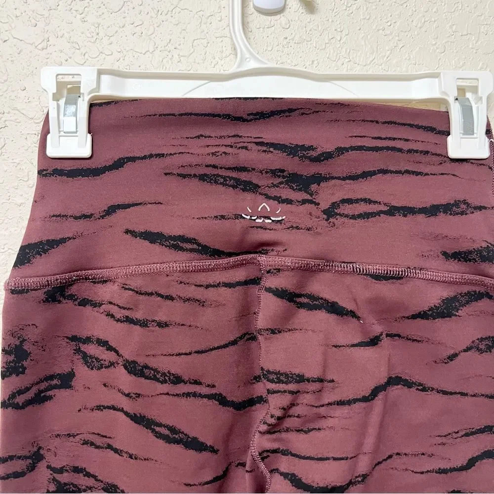 Beyond Yoga Womens High Waisted Legging  Jacquard Animal Print Size S